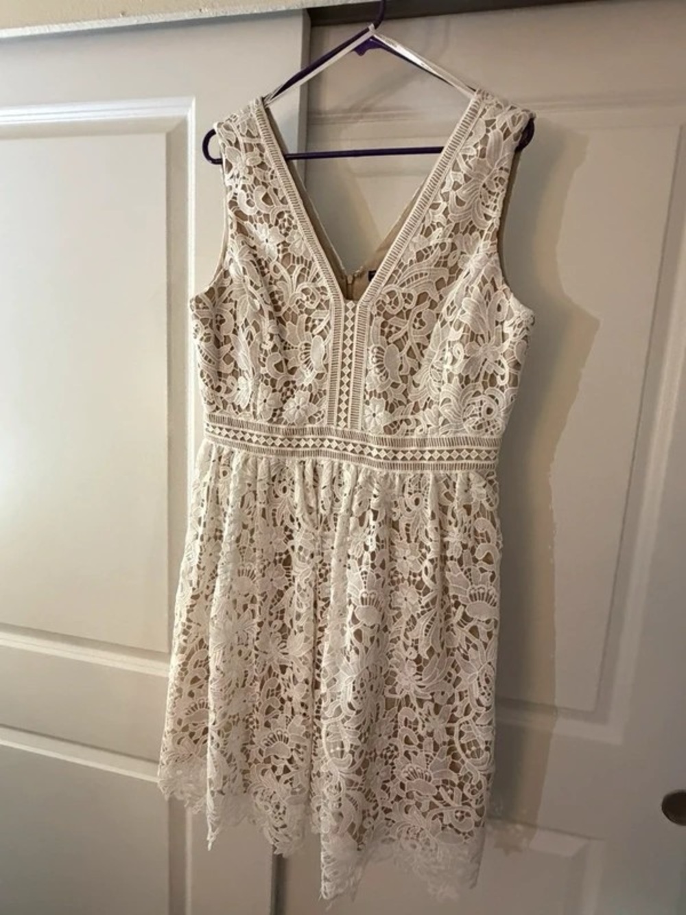 Sleeveless Lace V-Neck Mini Dress in Cream
